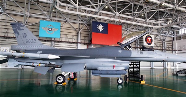 軍方:首批F-16V blk70戰機近期將飛返台灣