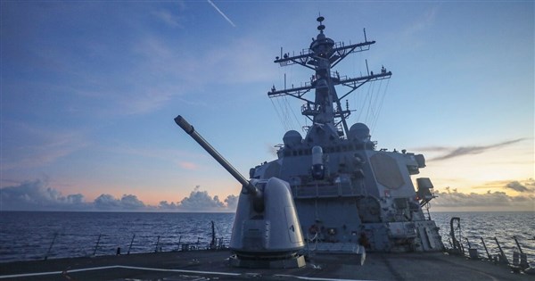南海斷電4天 美艦班福特號失空調無法正常餐飲如廁