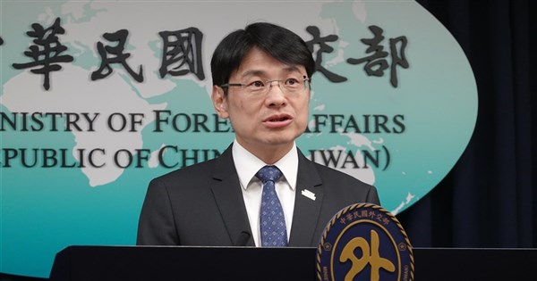 外交部:烏干達歸還4本台灣護照 各國應排除政治干擾
