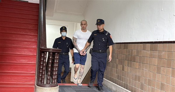 吸食喪屍煙彈撞死警員案更一審 危險駕駛成攻防焦點