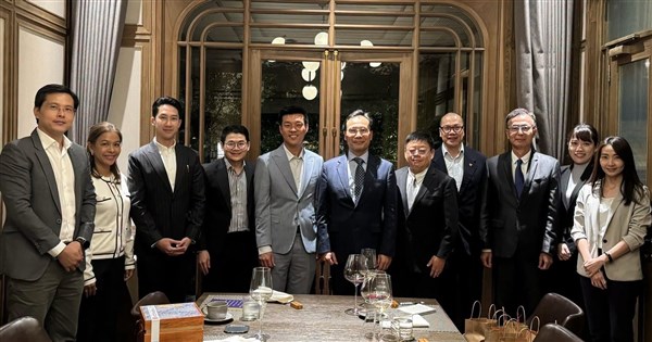 泰國人民黨魁與台灣駐泰代表會面 學者:罕見公開互動