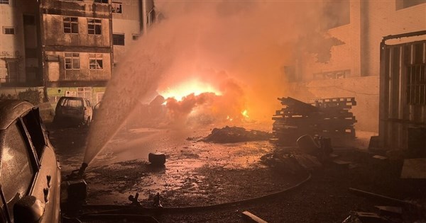 台南安南區廢棄物起火爆炸釀15傷 2涉案人到案後請回