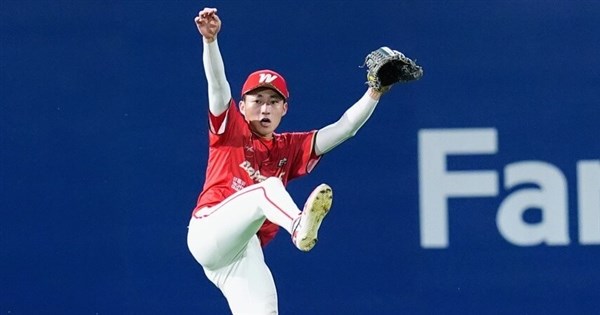 美技雙殺救龍隊　郭天信成史上第2位5打數無安打MVP