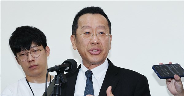顧立雄:藍版無人載具定義過寬 年編400億元難以執行