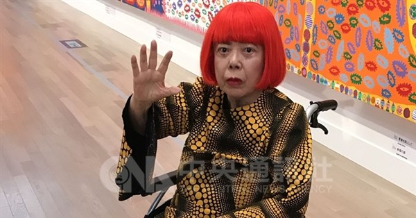 草間彌生逝世享壽97歲 前衛藝術家繽紛圓點作品享譽全球