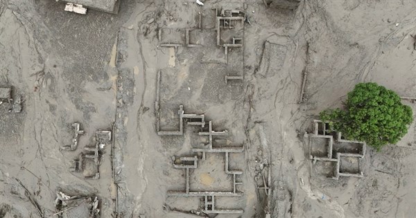 尼泊爾與中國邊境洪災失聯逾2400人　已尋獲586遺體