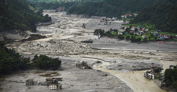 尼泊爾邊境洪災　聯合國初估留下逾240萬噸廢棄物