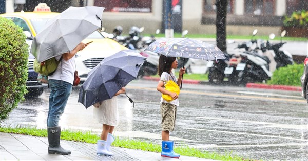 連日雨勢7日起暫歇 吳德榮:轉東北風大氣較穩定