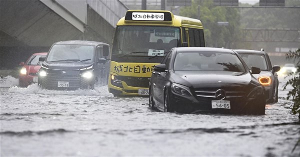 名古屋暴雨一度癱瘓地下鐵 逾200輛車遭殃