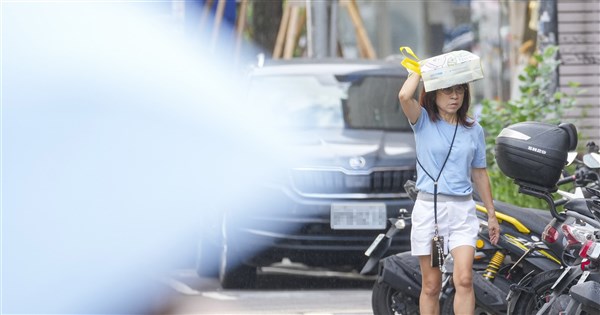 東北季風影響及水氣增加 11日北海岸、宜蘭防較大雨勢 東北季風影響及水氣增加 11日北海岸、宜蘭防較大雨勢