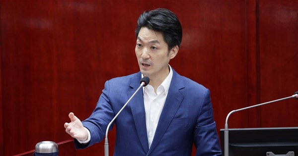 許淑華怒問兒少保護癱瘓怎不怒 蔣萬安允檢討 許淑華怒問兒少保護癱瘓怎不怒 蔣萬安允檢討