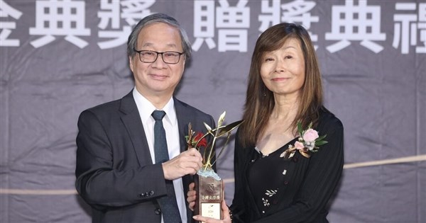 平路「東方之東」入圍美國國家圖書獎　李遠：台灣文學被世界看見