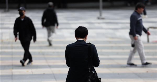 114年員工人均總報酬88.3萬 非經常性薪資比重創高