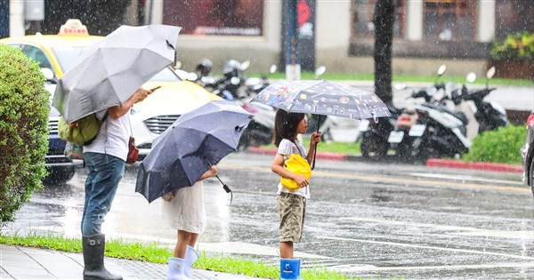 颱風杜鵑週末北轉 20日水氣增桃園以北零星短暫陣雨