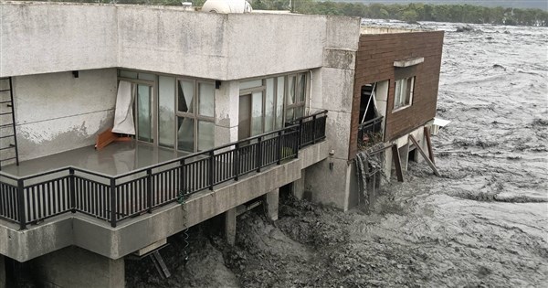 馬太鞍溪堰塞湖災後 復建工程推進災民傷痛仍待撫平 馬太鞍溪堰塞湖災後 復建工程推進災民傷痛仍待撫平