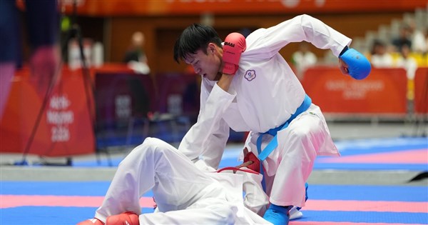 亞運空手道石政中圓夢奪銅　喊話下屆拚金牌