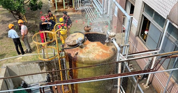 高雄南部電廠承攬商勞工墜落鹽酸槽 雇主擬挨罰 高雄南部電廠承攬商勞工墜落鹽酸槽 雇主擬挨罰