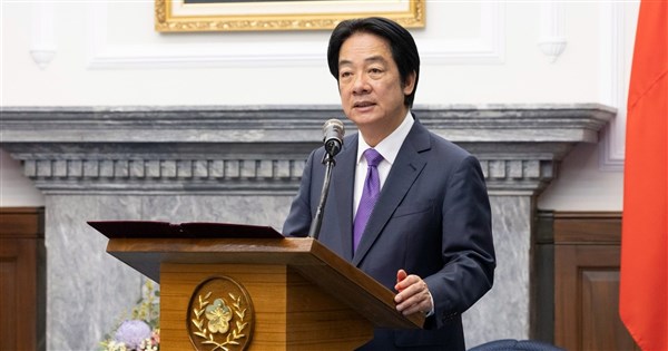 總統:每年250億元支持中小微企業升級 加快產業轉型