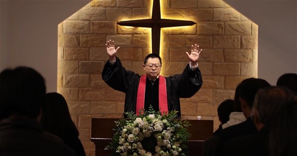 成都牧師王怡入獄近8年 傳罹患肝癌晚期引國際關注