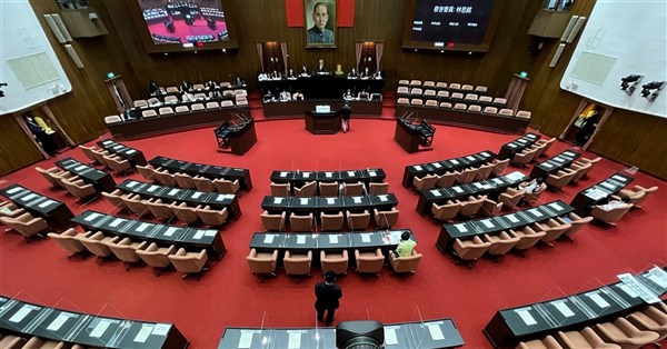 立院明召委選舉 綠可拿8席、藍7席擬禮讓白1席 立院明召委選舉 綠可拿8席、藍7席擬禮讓白1席