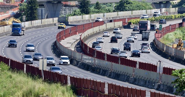 國慶連假收假日 估午後湧現北返車潮