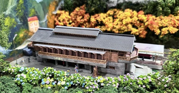 永靖高工阿里山林鐵模型展現台灣美 日本學生直呼想造訪