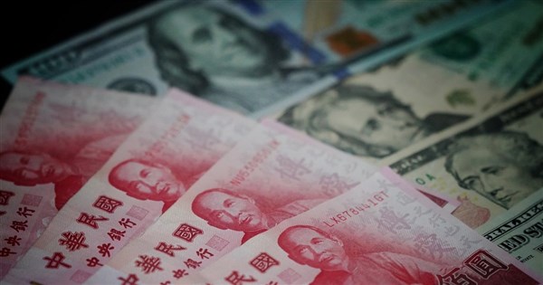 外資瘋砍台股匯出　新台幣重貶1.9角爆史上第二大量