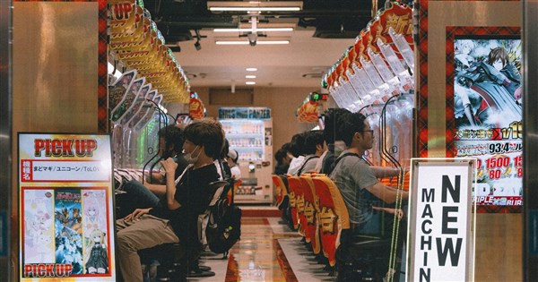 日本放寬外籍家屬打工限制 柏青哥店等場所開放 日本放寬外籍家屬打工限制 柏青哥店等場所開放