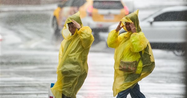 晚間起宜蘭留意較大雨勢 下週北台灣局部低溫探20度以下
