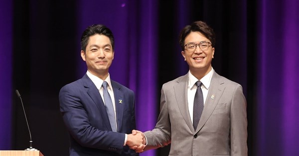 沈伯洋問可否加LINE約下次辯論 蔣萬安:雙方團隊可溝通協調 沈伯洋問可否加LINE約下次辯論 蔣萬安:雙方團隊可溝通協調