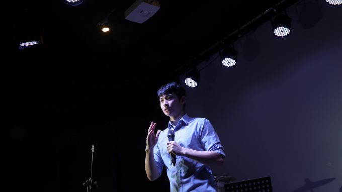 從學霸變脫口秀網紅  博恩把喜劇當學問分析