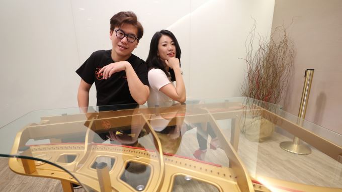 江宇婷與艾瑞克  笑哈哈LOL頻道翻轉古典樂