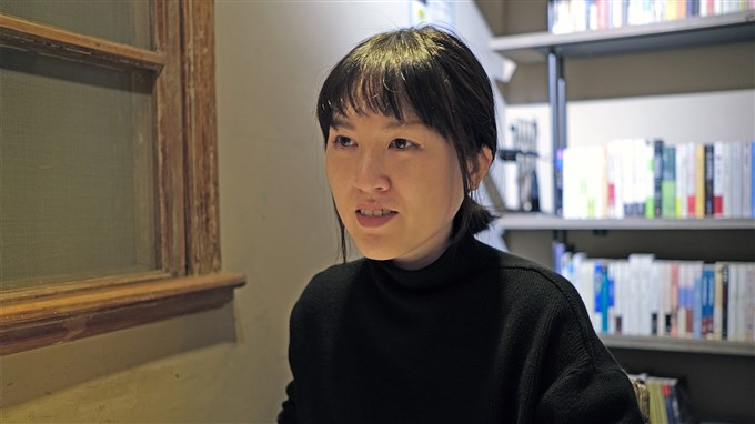 專訪》疾病/正常、悲慘/發笑、工作/辭職，在矛盾裡創作：漫畫家Pam Pam與《癌症好朋友》