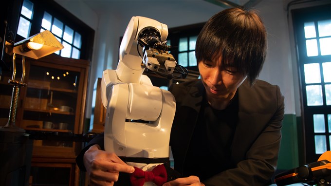 打著紅領結的小庫卡與黃翊 共舞真正的回憶