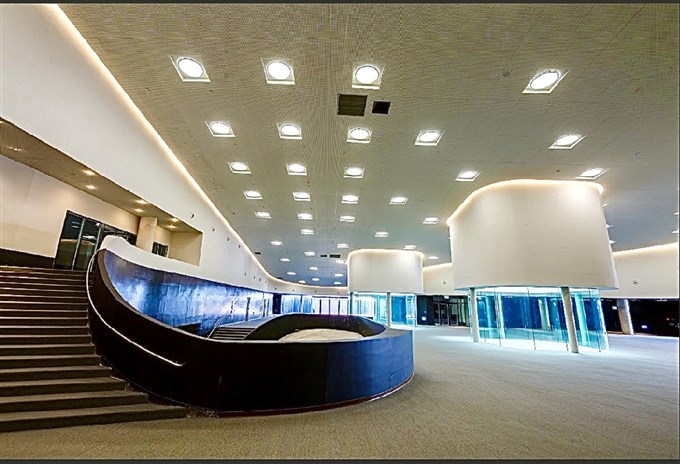 疫情使人身處暗黑隧道  簡文彬：而遠方有光