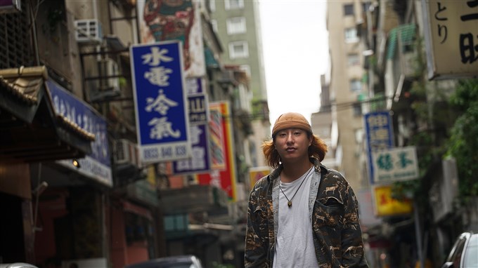 在林森北路遇見京都童年 柳廣成畫筆敘說香港情