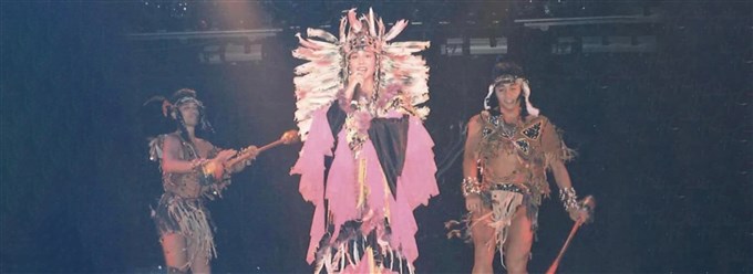 上一秒大笑下一秒抽衛生紙 藍寶石大歌廳創造秀場奇蹟