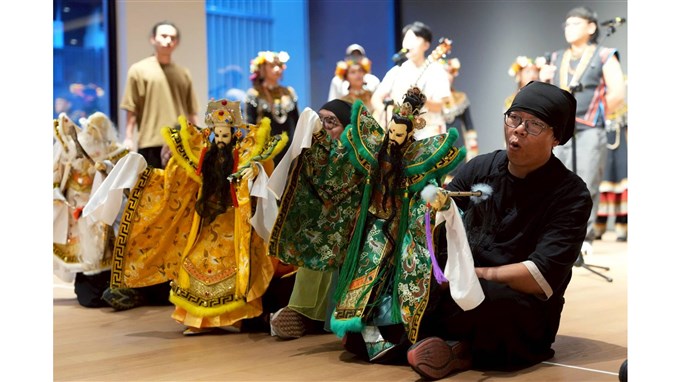 從身體聖筊到歌聲飆唱　將廟埕搬進大阪世博舞台