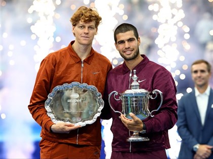 艾卡拉茲重演3年前戲碼　美網奪冠後登上世界球王[影]