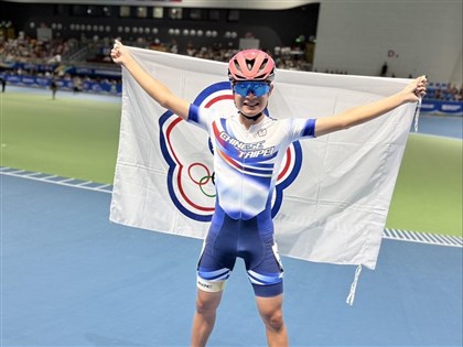 郭立陽競速溜冰世錦賽摘金 締造台灣第一人紀錄