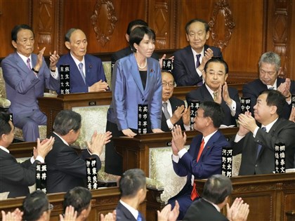 高市早苗當選首相 日本首位女領導人延續安倍路線