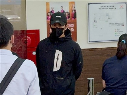 修杰楷陳柏霖等4藝人涉躲兵役交保　坤達22日返台落地拘提
