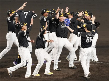 日本大賽野村勇延長賽超前轟　軟銀逆轉勝阪神睽違5年封王