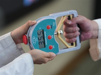 亞洲人肌力45歲起驟降　研究：50歲就要測肌少症