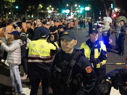 張文放煙霧彈傷人案4死　公共場所遇暴徒如何自保