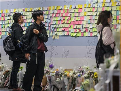 台北車站M7出口設悼念牆　緬懷余家昶：永遠記得您英勇無畏的身影