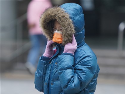 寒流來襲會放「低溫假」嗎？現行停班停課標準、勞工權益一文看懂