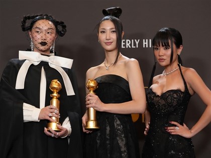 獵魔女團奪金球獎最佳歌曲　原唱EJAE淚憶無緣出道：被拒絕非終點