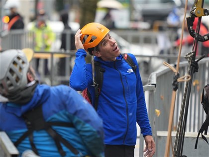 霍諾德攀台北101改期至25日　挑戰動機和家庭觀一次看