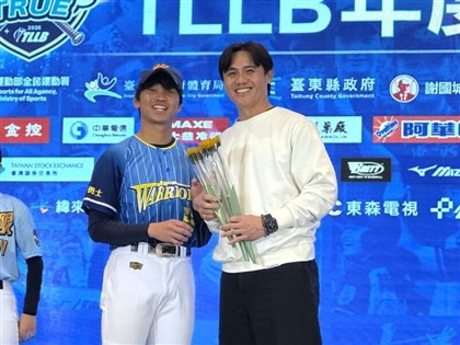 陳鏞基看基層棒球找回初衷　感性喊話小球員：你們才是我的教練